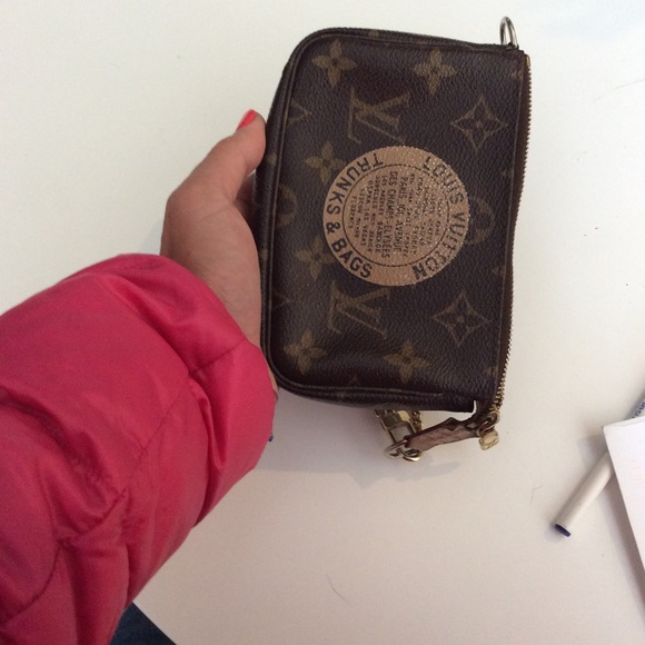 LV Limited Edition  LOUIS VUITTON T&B MINI POCHETTE POUCH - Picture 4 of 9